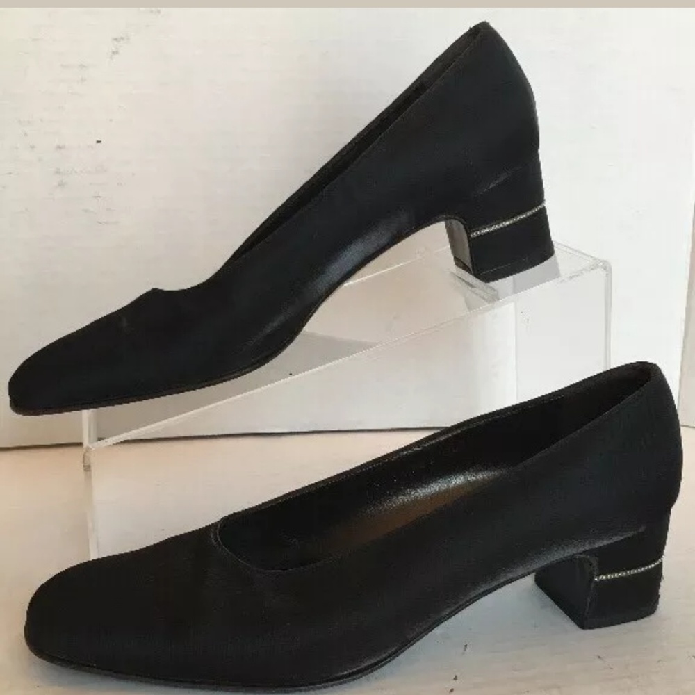 Black satin, rounded toe, block heel